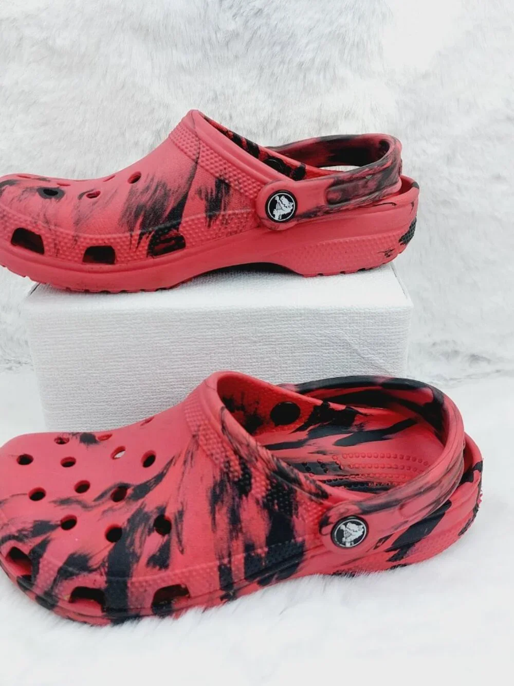 Crocs Boy's Black Red Classic Marbled Adjustable Slip-On Casual Clogs Size 4